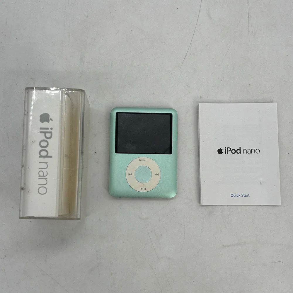 Apple iPod nano A1236 3rd Generation 8GB Media Player Teal Only Used